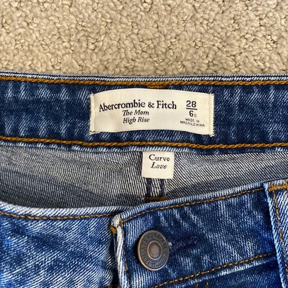 Abercrombie Mom Jean - Picture 4 of 5